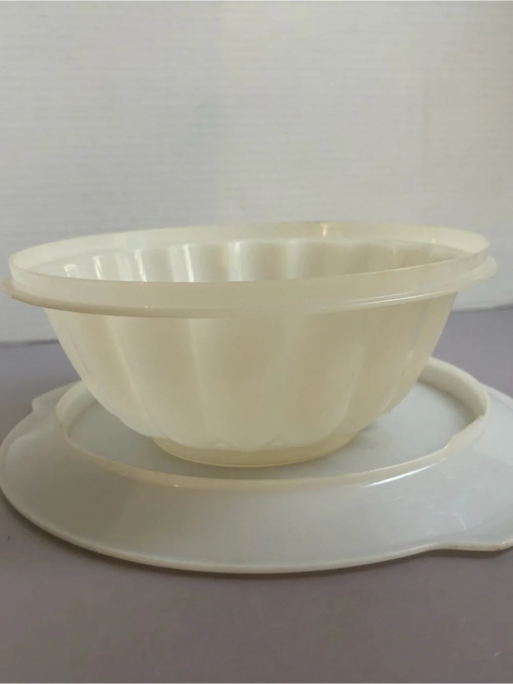 Tupperware molded serving